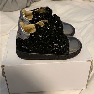 Falcotto Naturino Velcro sneakers size 19/3.5us